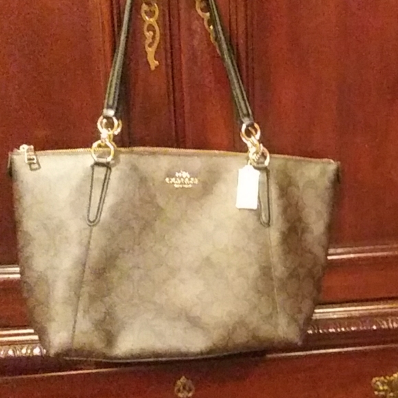 Coach signature purse - Picture 1 of 2